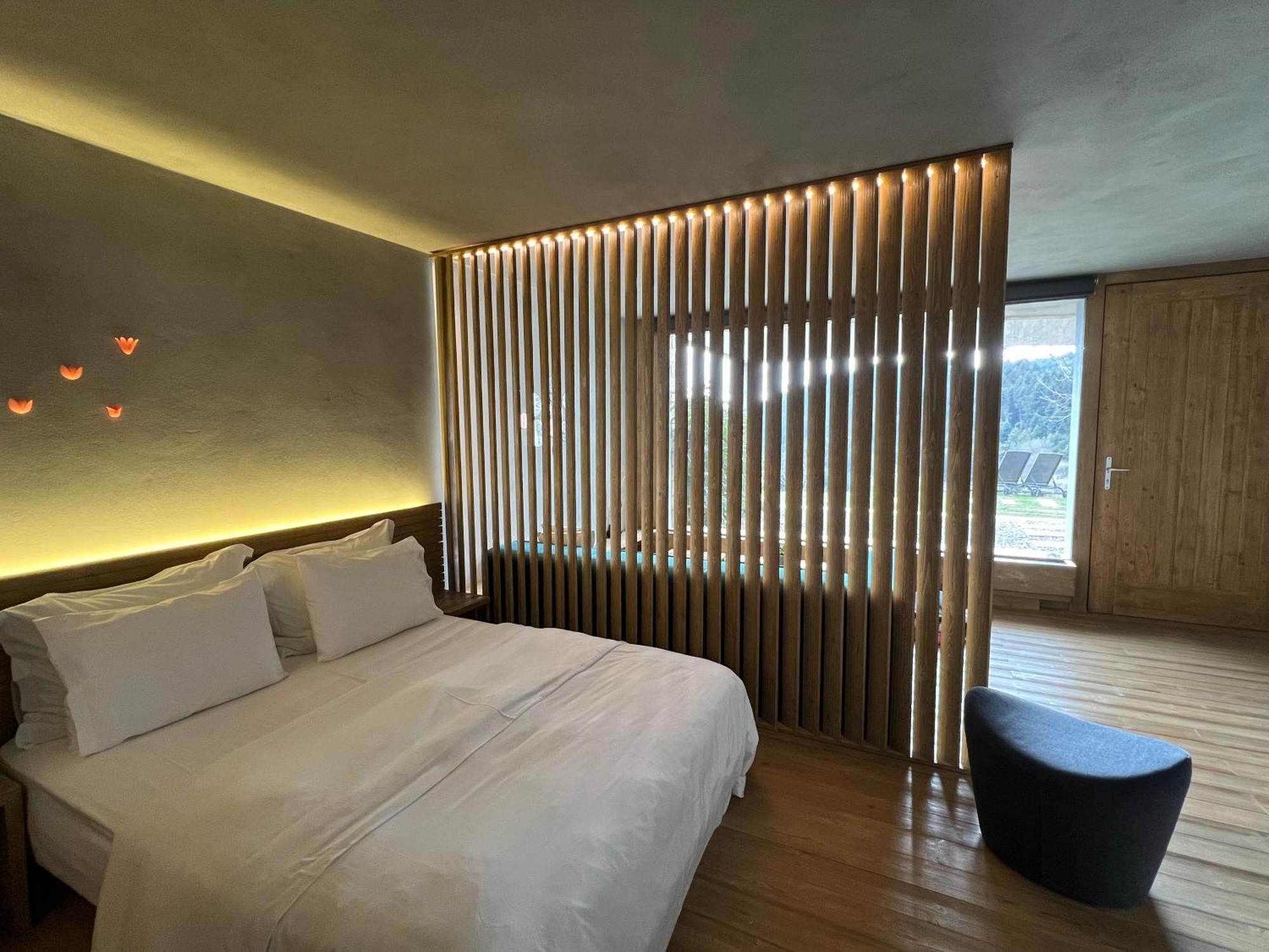Escapade Luxury Residences Karpenisi Exterior photo